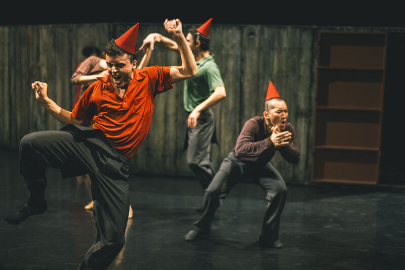 ©Rahi Rezvani, Nederlands Dans Theater, Johan Inger, Walking Mad.